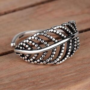 The Autumn Leaf Ring in 925 silver